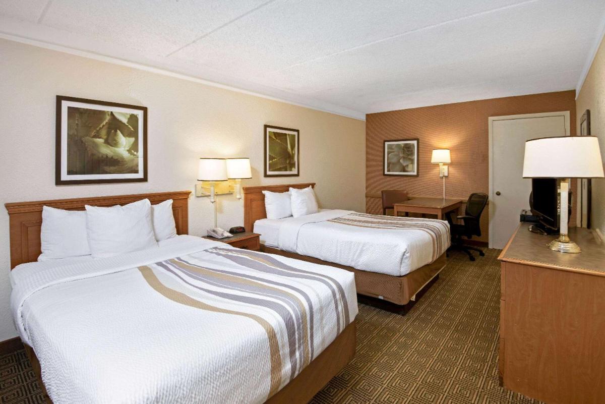 La Quinta Inn by Wyndham San Antonio Market Square - image 7