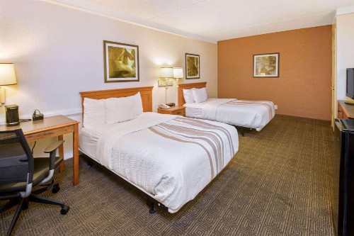 La Quinta Inn by Wyndham San Antonio Market Square - image 8