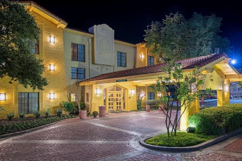 La Quinta Inn by Wyndham San Antonio I-35 N at Toepperwein