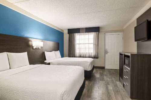 La Quinta Inn by Wyndham San Antonio I-35 N at Toepperwein - image 20