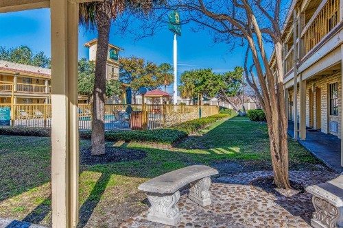 La Quinta Inn by Wyndham San Antonio Vance Jackson - image 17