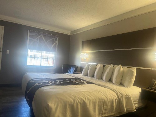 La Quinta Inn by Wyndham San Antonio Vance Jackson - image 28