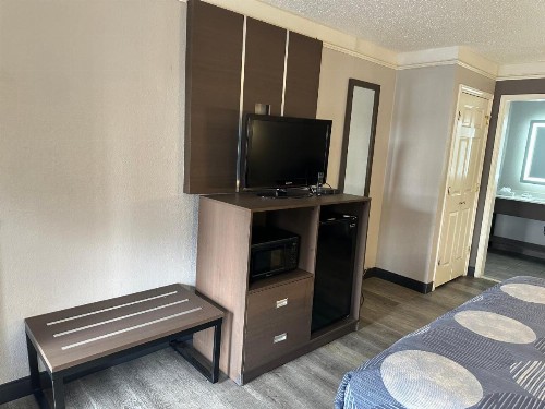 La Quinta Inn by Wyndham San Antonio Vance Jackson - image 8