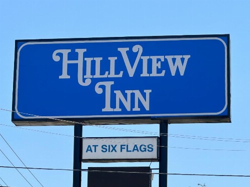 HillView Inn at Six Flags Fiesta - image 31