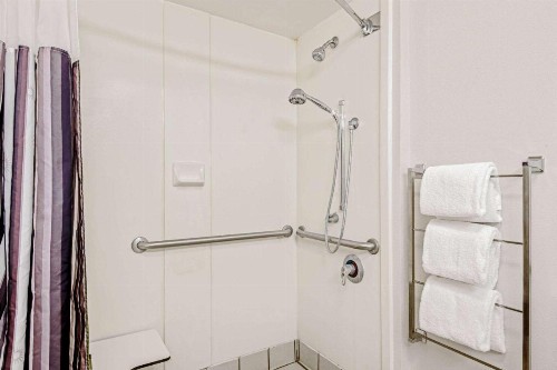 La Quinta by Wyndham San Antonio Airport - image 14