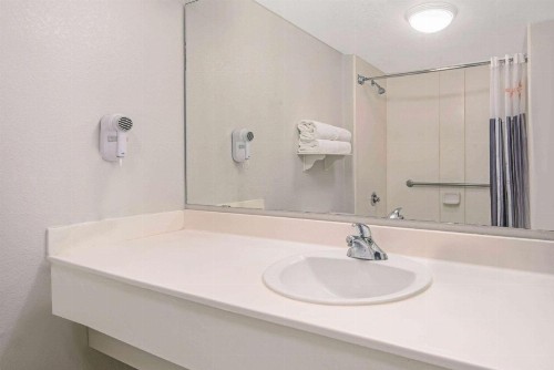 La Quinta by Wyndham San Antonio Airport - image 15