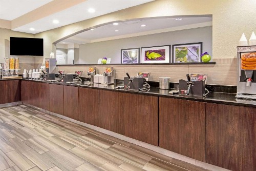 La Quinta by Wyndham San Antonio Airport - image 23