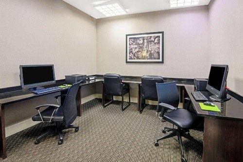 La Quinta by Wyndham San Antonio Airport - image 28