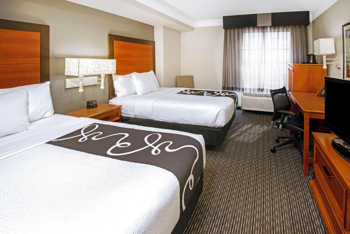 La Quinta by Wyndham San Antonio Airport - image 5