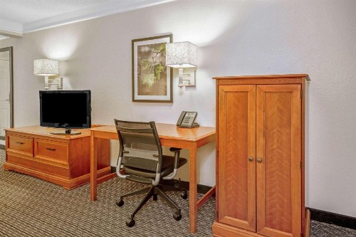 La Quinta by Wyndham San Antonio Airport - image 7