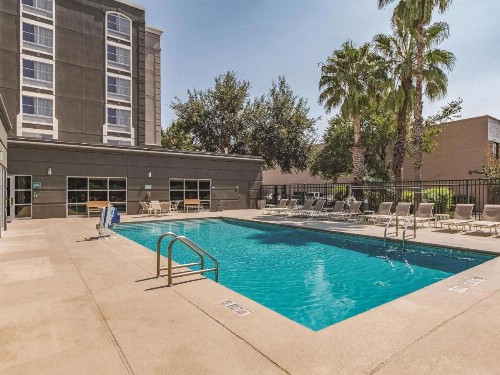 La Quinta by Wyndham San Antonio Downtown - image 10