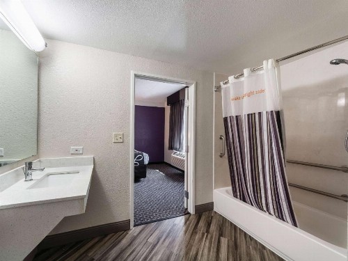 La Quinta by Wyndham San Antonio Downtown - image 12