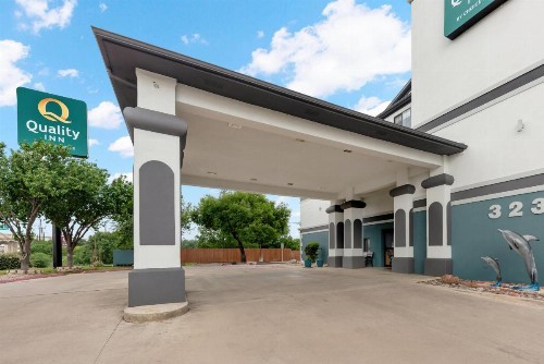 Quality Inn Near Seaworld - Lackland - image 13