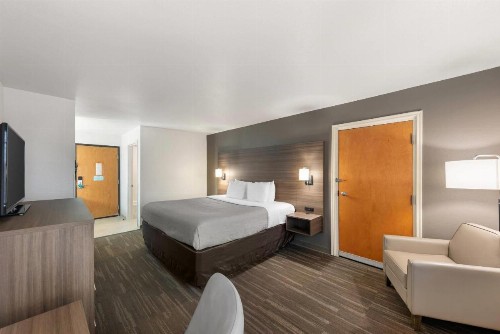 Quality Inn Near Seaworld - Lackland - image 17