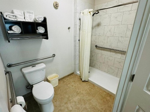 Quality Inn Near Seaworld - Lackland - image 3