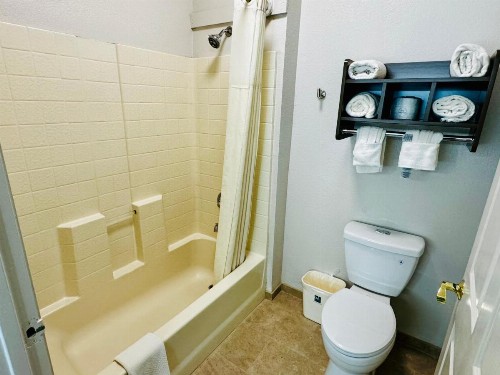 Quality Inn Near Seaworld - Lackland - image 4