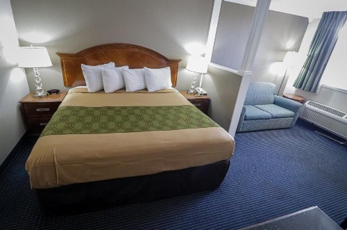 University Inn & Suites - image 21
