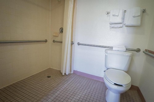 University Inn & Suites - image 23