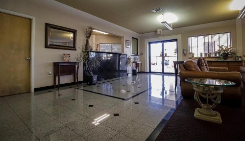 University Inn & Suites - image 44