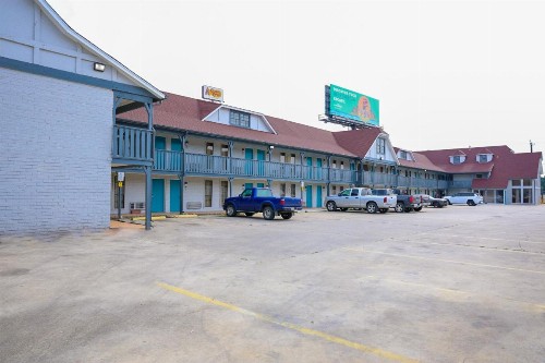 Rittiman Inn and Suites - image 15