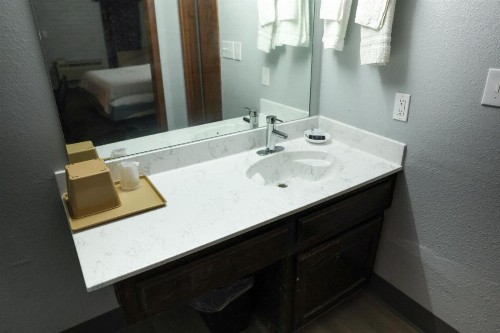 Rittiman Inn and Suites - image 19