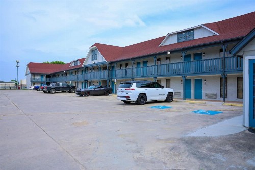Rittiman Inn and Suites - image 22