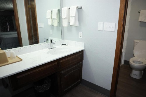 Rittiman Inn and Suites - image 31