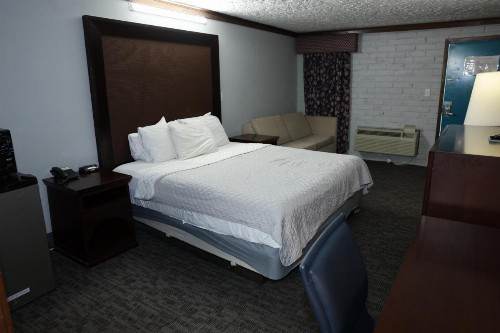 Rittiman Inn and Suites - image 36