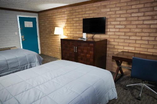 Rittiman Inn and Suites - image 5