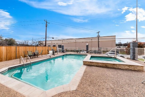 Holiday Inn Express Hotel & Suites San Antonio-Airport North an IHG Hotel - image 17