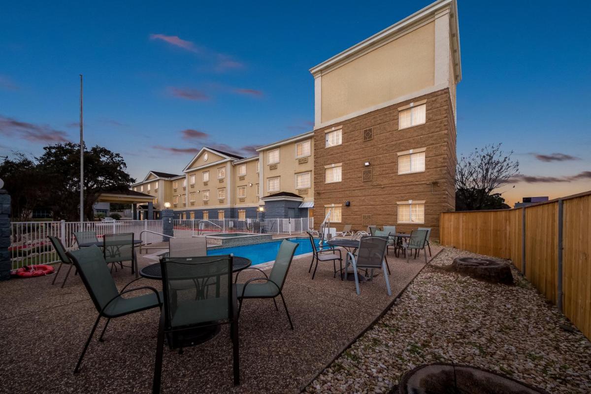 Holiday Inn Express Hotel & Suites San Antonio-Airport North an IHG Hotel - image 4