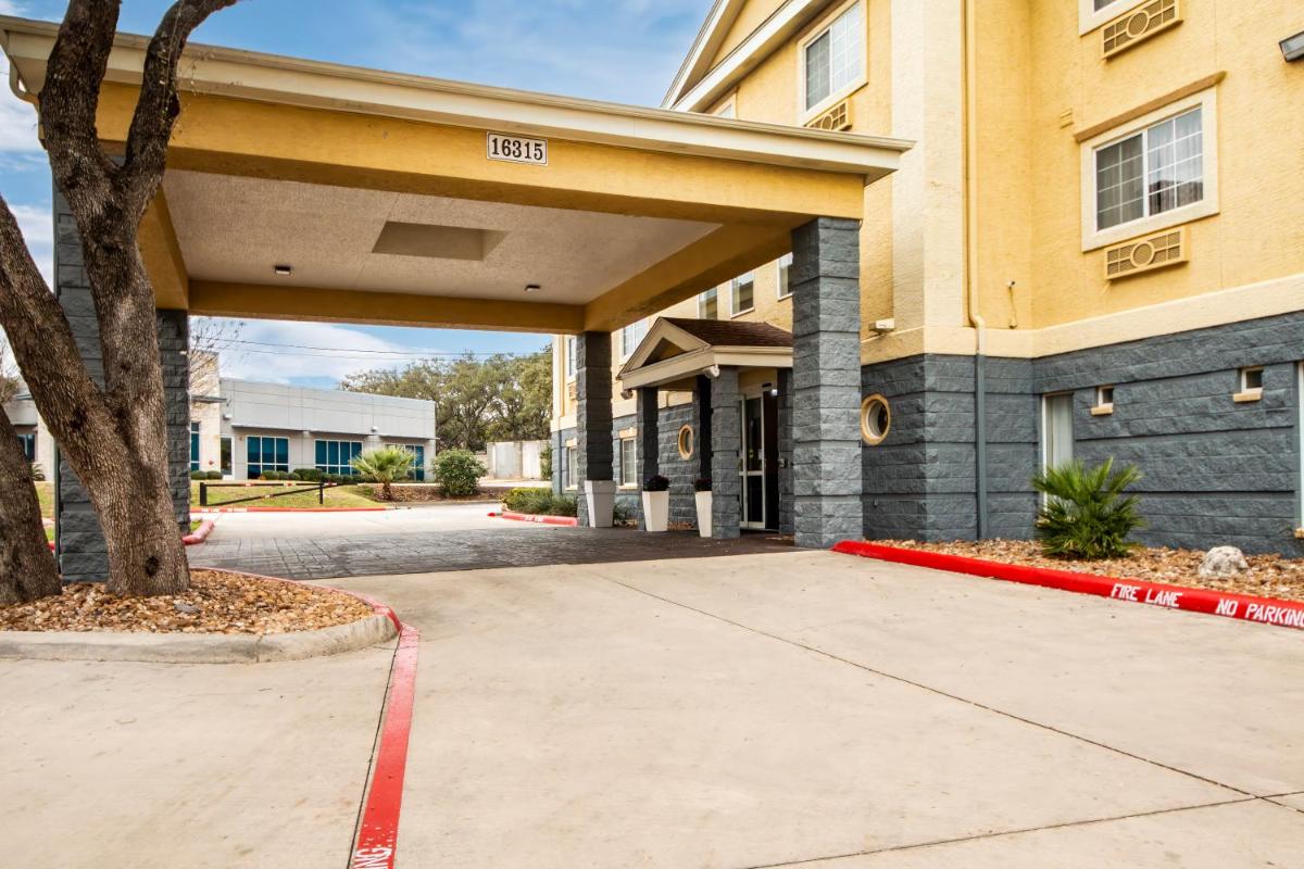 Holiday Inn Express Hotel & Suites San Antonio-Airport North an IHG Hotel - image 6
