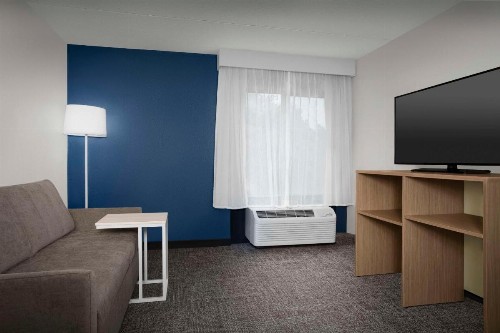 Comfort Inn & Suites San Antonio Airport - image 18