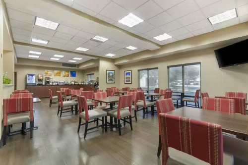 Comfort Inn & Suites San Antonio Airport - image 2
