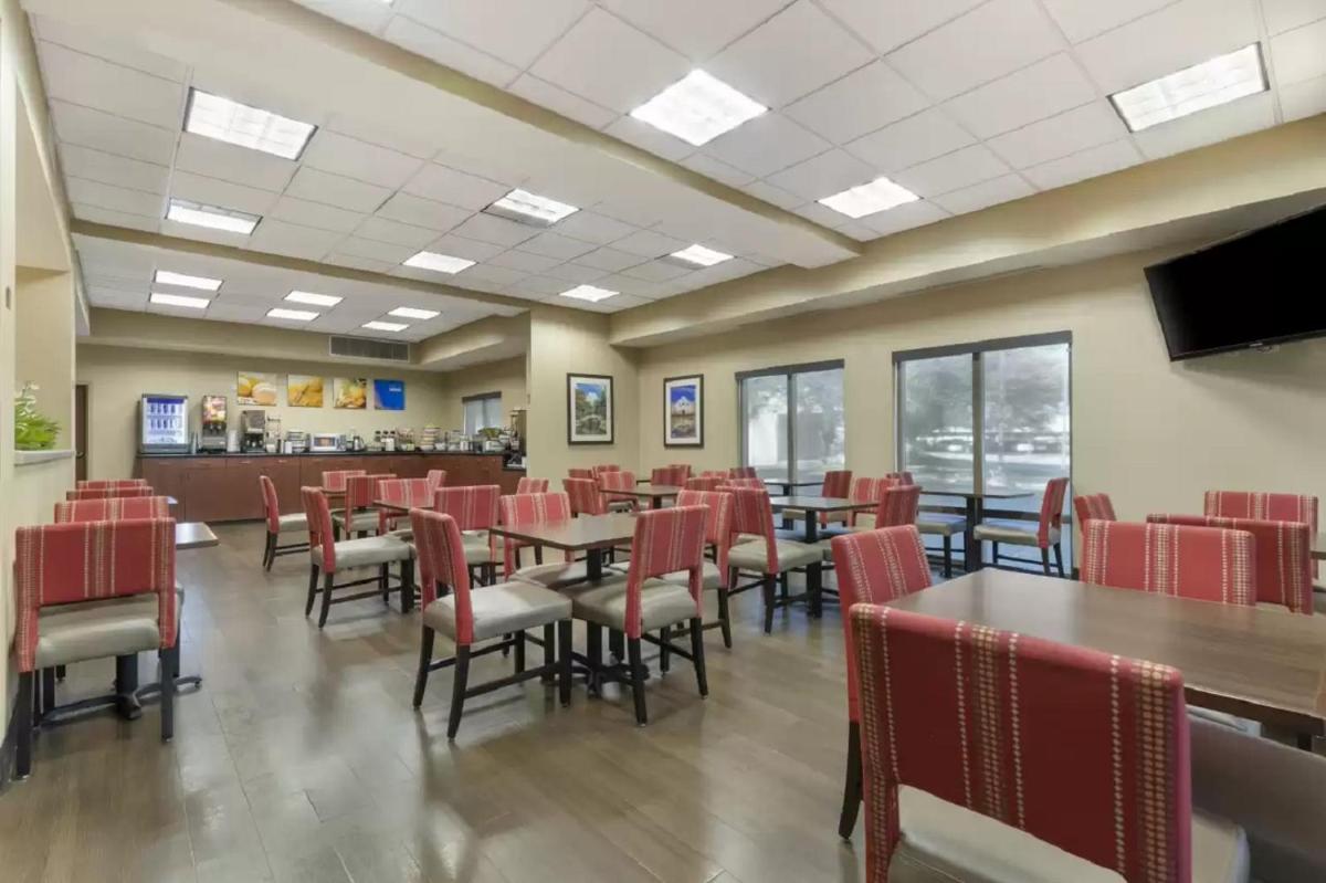 Comfort Inn & Suites San Antonio Airport - image 2