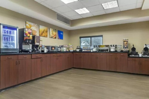 Comfort Inn & Suites San Antonio Airport - image 9