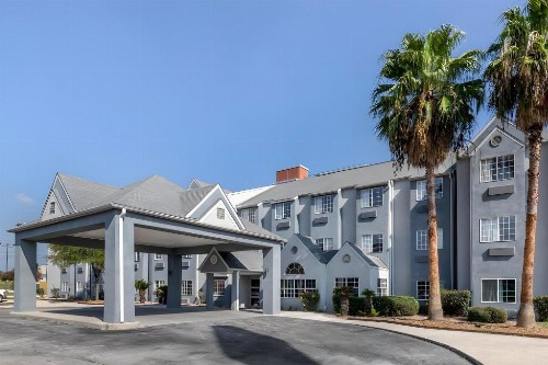 Quality Inn Downtown - near Market Square - image 1