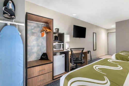Quality Inn Downtown - near Market Square - image 12