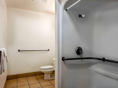 Quality Inn Downtown - near Market Square - image 30