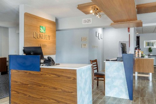 Quality Inn Downtown - near Market Square - image 4