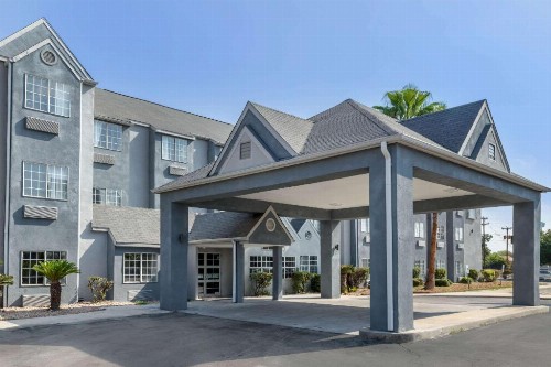 Quality Inn Downtown - near Market Square - image 8