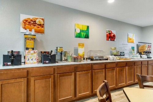 Quality Inn Downtown - near Market Square - image 9