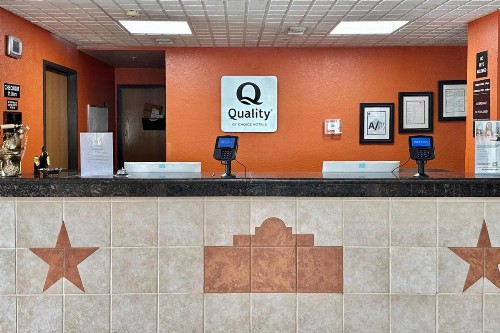 Quality Suites San Antonio - image 10