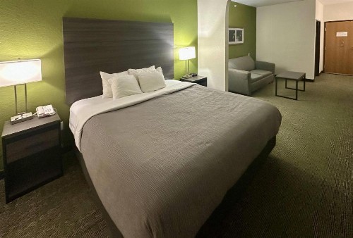 Quality Suites San Antonio - image 12