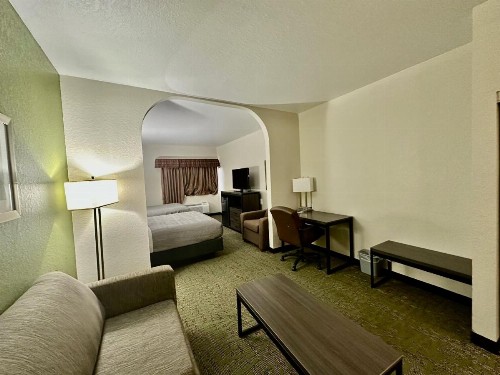 Quality Suites San Antonio - image 14
