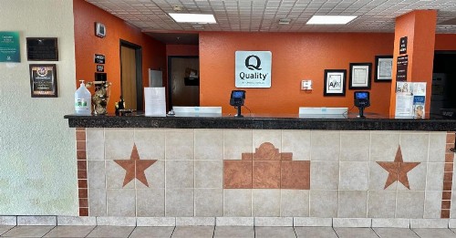 Quality Suites San Antonio - image 16