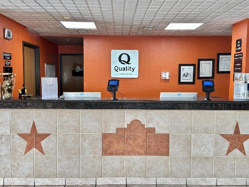 Quality Suites San Antonio - image 24