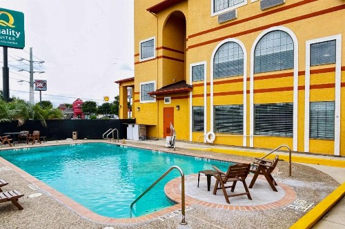 Quality Suites San Antonio - image 31