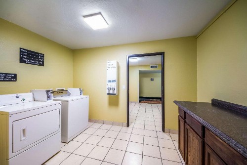 Quality Suites San Antonio - image 50