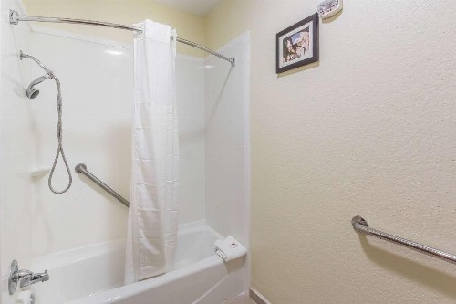 Comfort Inn San Antonio - image 18